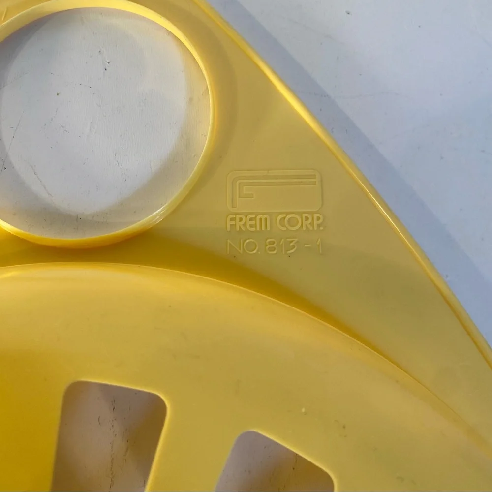 Set of 4 Vintage Frem Corp. Yellow Plastic Plate & Cup Holders Picnic BBQ Trays
